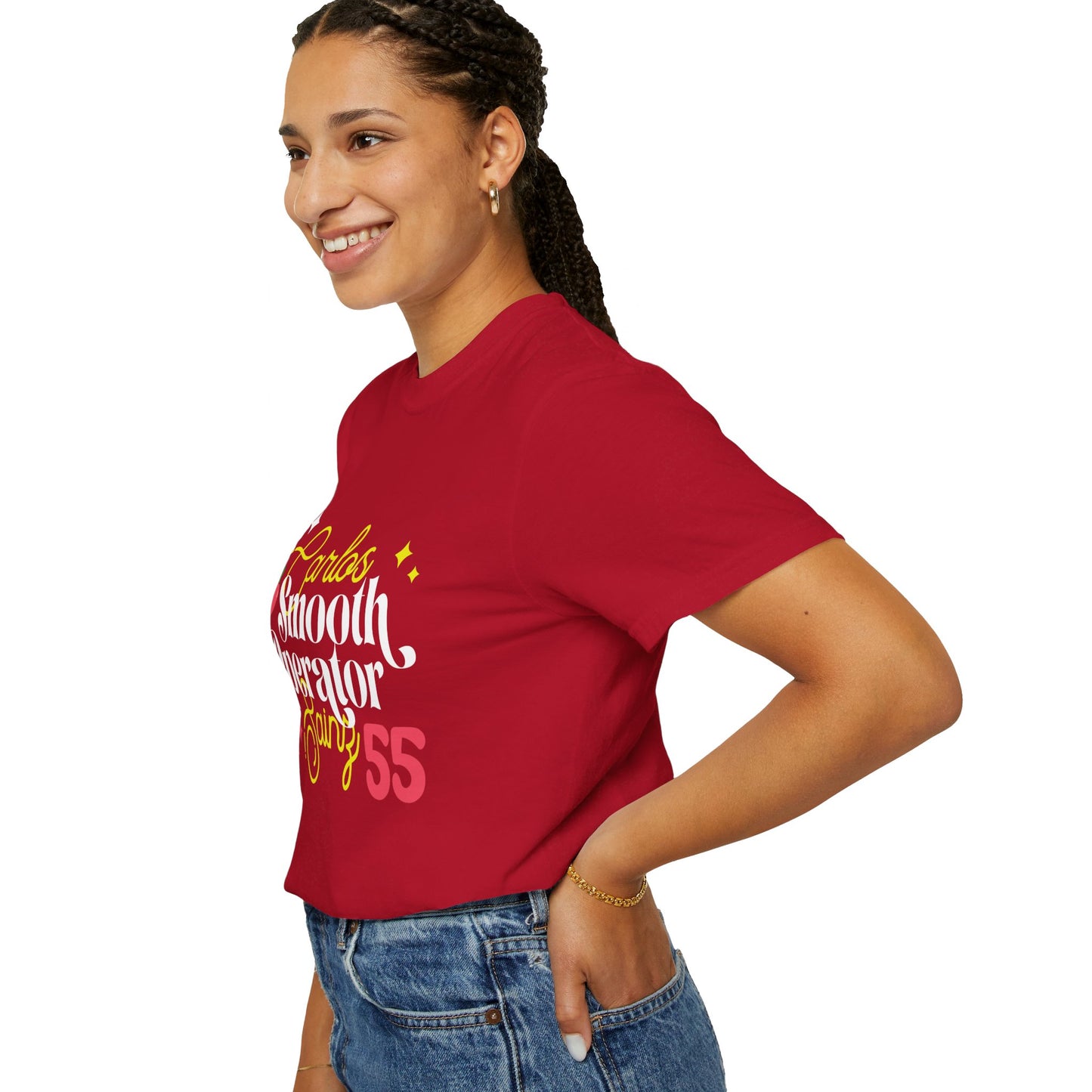 Side view of female model wearing red oversized t-shirt of Carlos Sainz Smooth Operator with his racing number 55. Shop this comfortable t-shirt and celebrate your love for Carlos and Scuderia Ferrari!